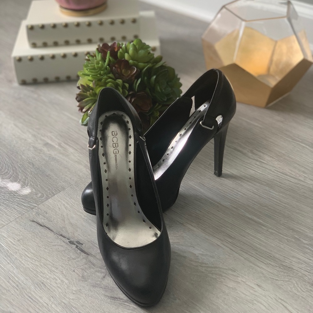 Bcbgeneration Hannah Platform Pumps - image 1